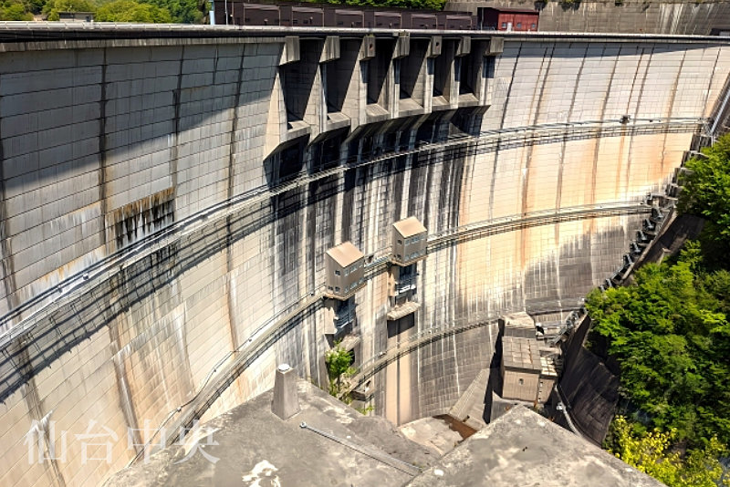 栃木県の観光名所の鬼怒川ダム