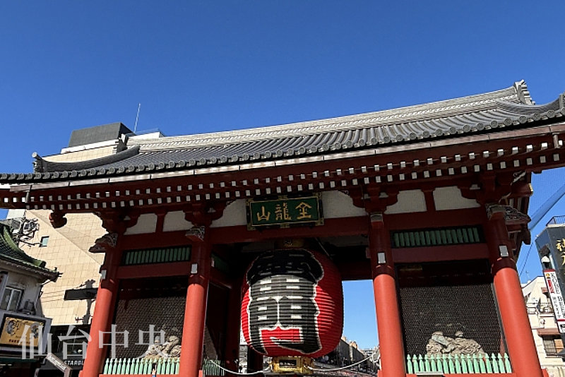 東京の観光地である浅草寺